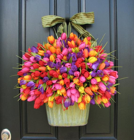 Photo of a colorful spring tulip bouquet